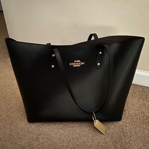 Like new coach tote